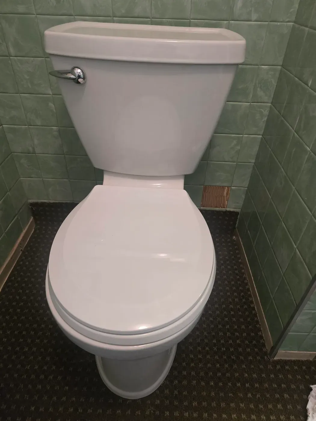 Job photo: repaired toilet & replaced kitchen faucet in Omaha